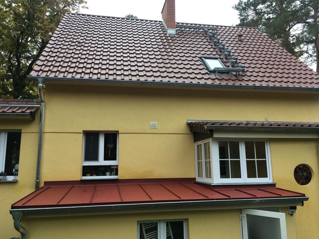 Asbestsanierung an einem Dach in Berlin – Referenzprojekt Pohlmann